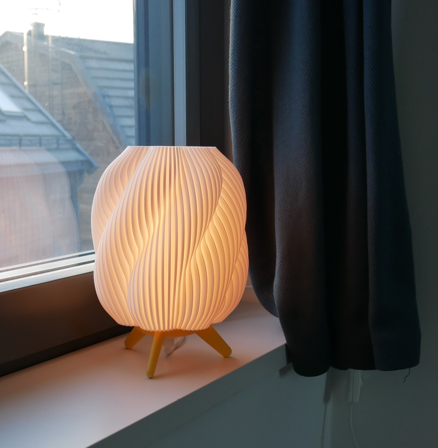 Striped Swirl Desk Lamp
